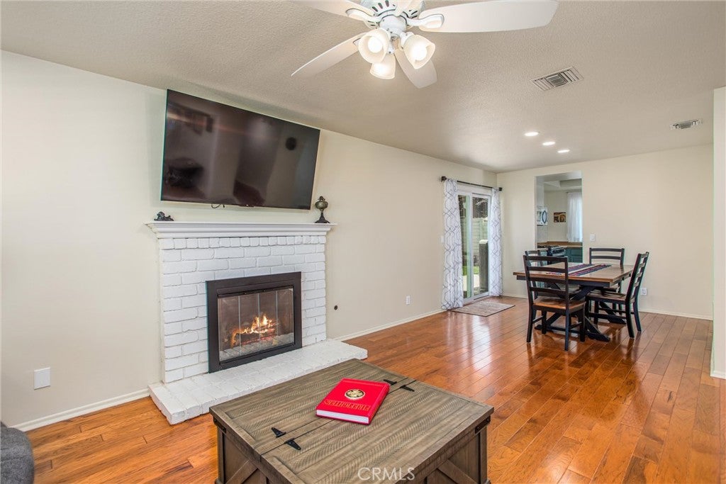Redlands, California, 92374, United States, 3 Bedrooms Bedrooms, ,2 BathroomsBathrooms,Residential,For Sale,1936879