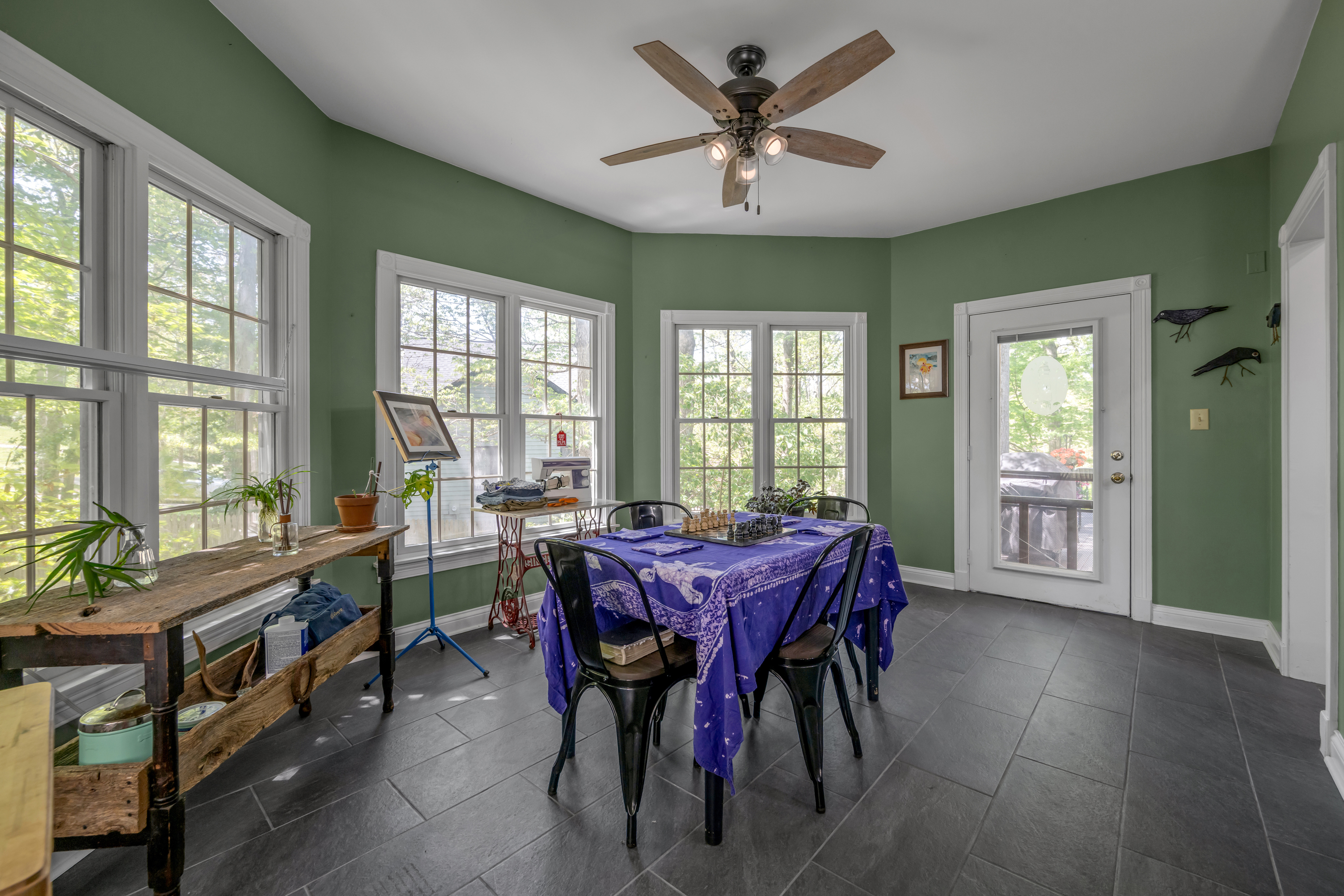  186 Hunter Drive - 物件實景