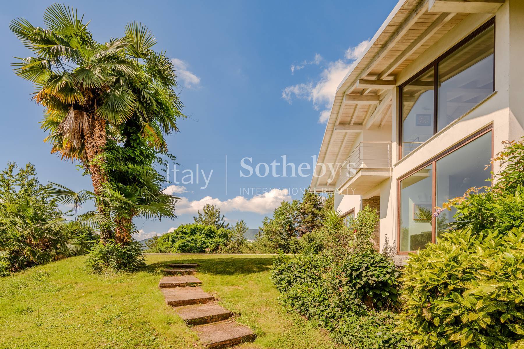 Contemporary villa with swimming pool and private park - 物件實景