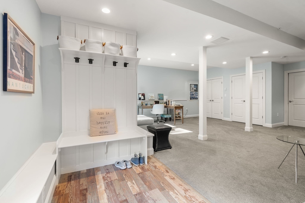Holliston, Massachusetts, 01746, United States, 2 Bedrooms Bedrooms, ,3 BathroomsBathrooms,Residential,For Sale,1940343