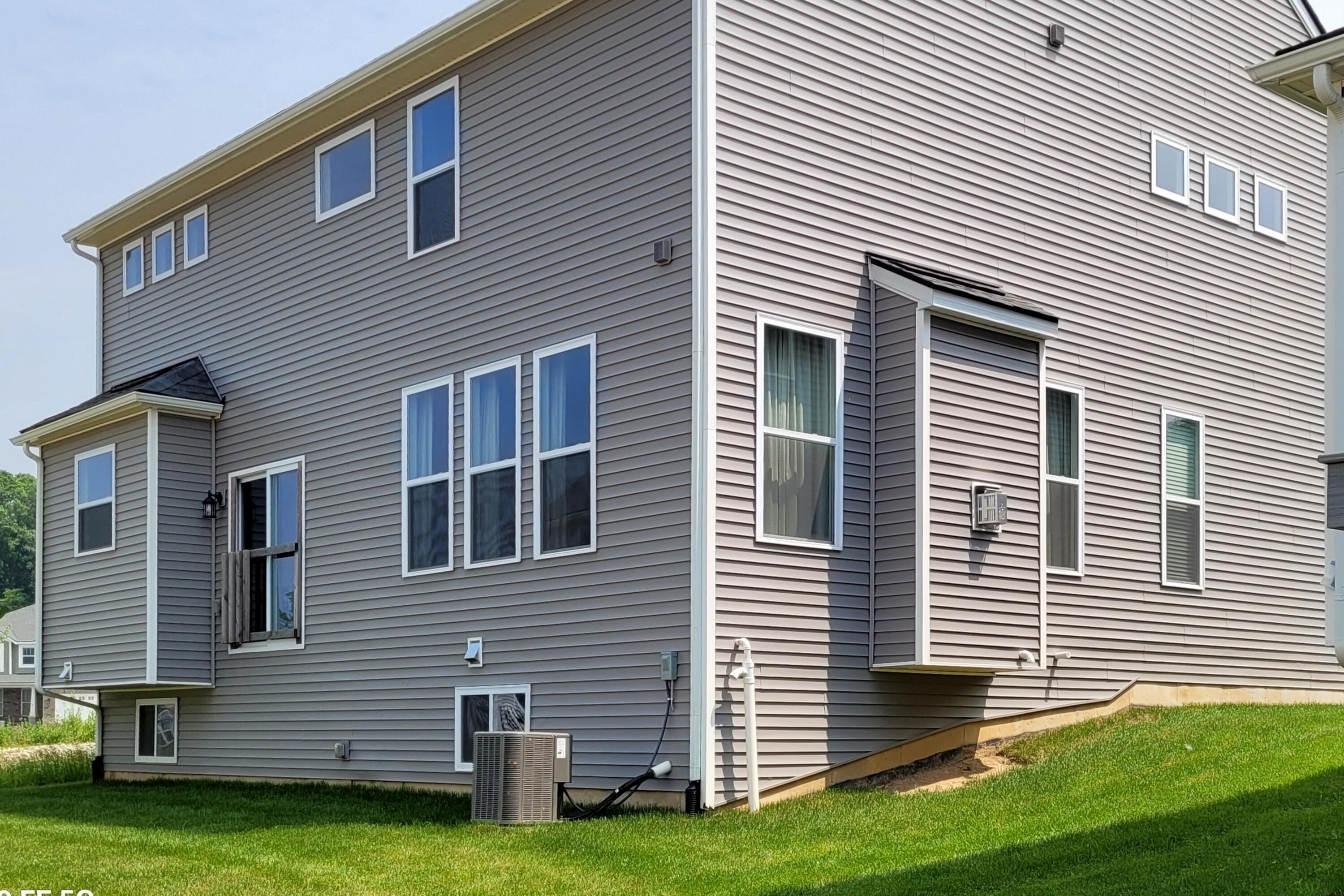 Ann Arbor, Michigan, 48103, United States, 4 Bedrooms Bedrooms, ,3 BathroomsBathrooms,Residential,For Sale,1992162