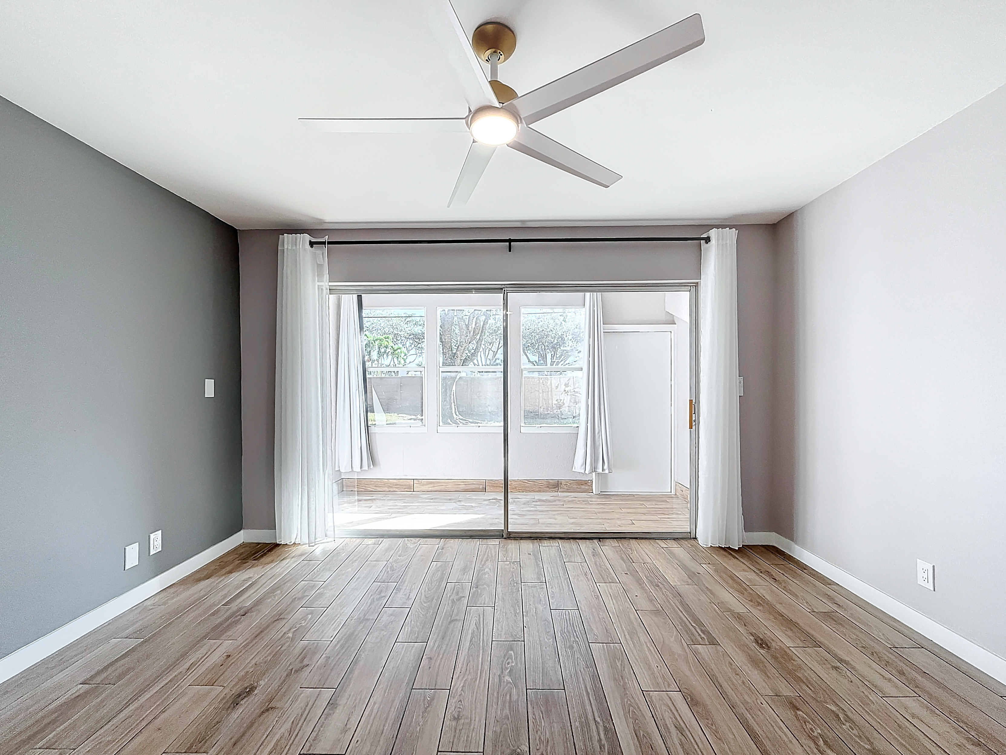  8818 W Mcnab Road, Tamarac, FL, 33321 - 物件實景