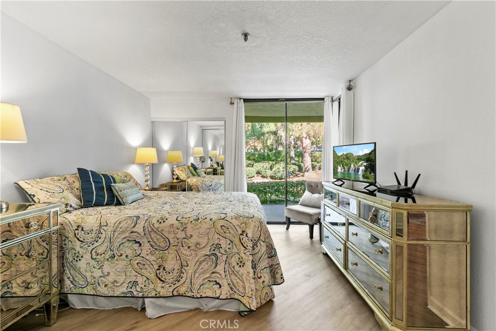 Laguna Hills, California, 92656, United States, 2 Bedrooms Bedrooms, ,2 BathroomsBathrooms,Residential,For Sale,1988360