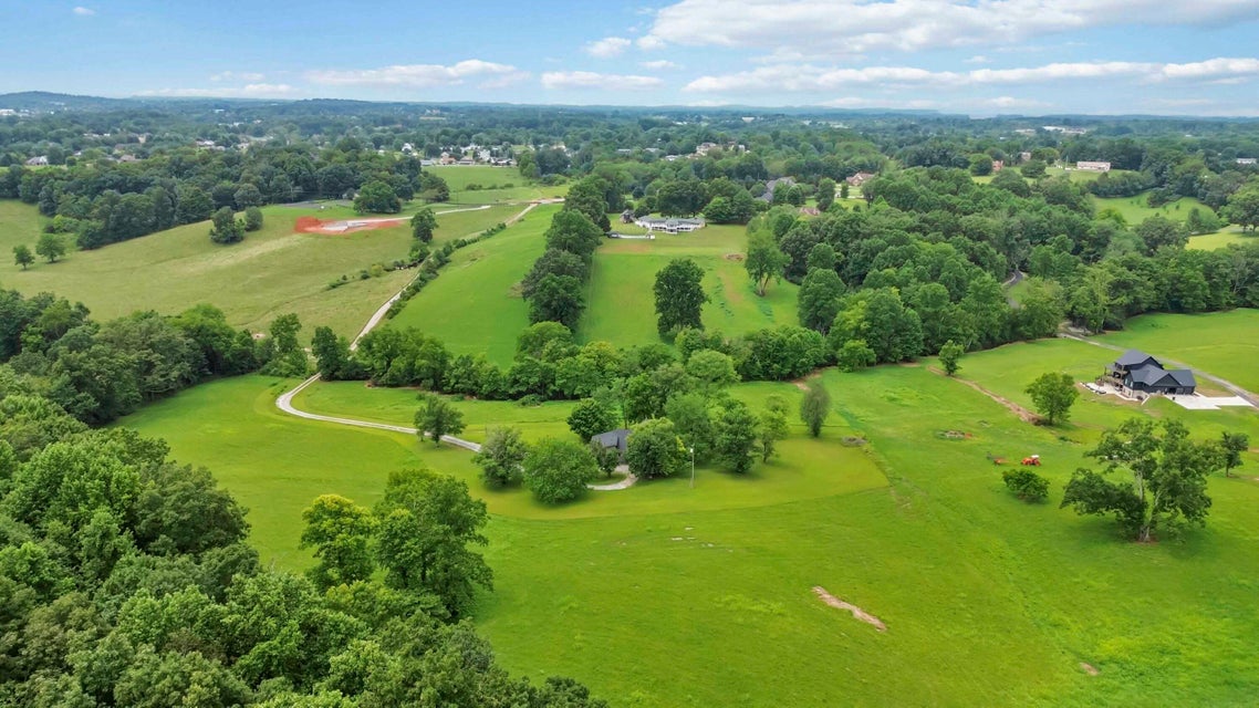 Somerset, Kentucky, 42503, United States, 4 Bedrooms Bedrooms, ,3 BathroomsBathrooms,Residential,For Sale,1938431