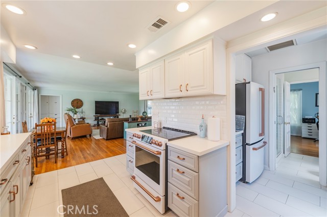 Anaheim, California, 92805, United States, 3 Bedrooms Bedrooms, ,1 BathroomBathrooms,Residential,For Sale,1914168