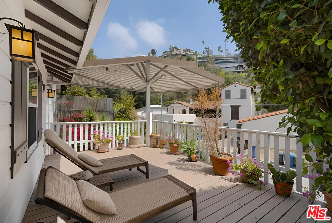 Los Angeles, California, 90046, United States, 3 Bedrooms Bedrooms, ,3 BathroomsBathrooms,Residential,For Sale,1838639