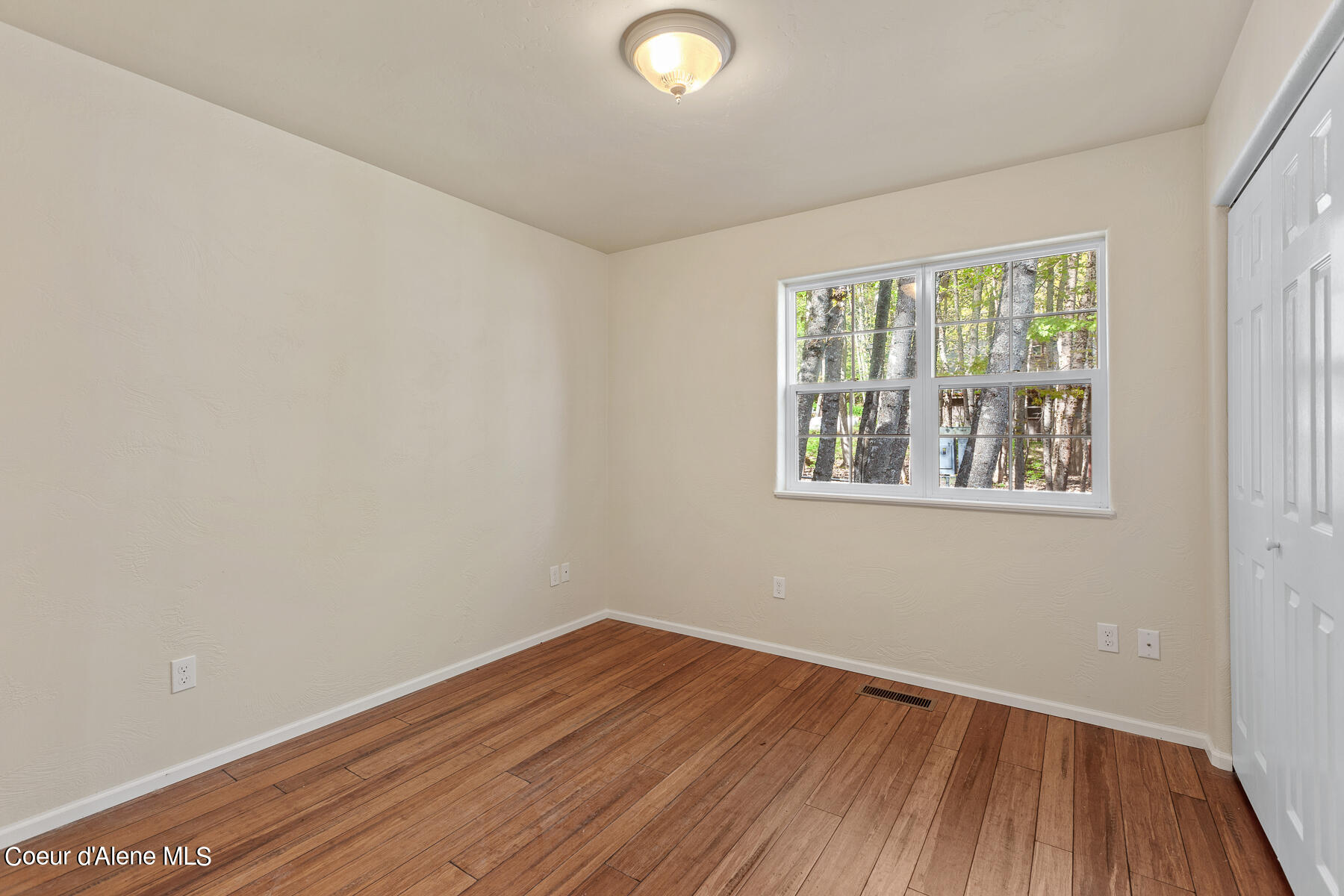 Coeur d'Alene, Idaho, 83814, United States, 5 Bedrooms Bedrooms, ,3 BathroomsBathrooms,Residential,For Sale,1976394