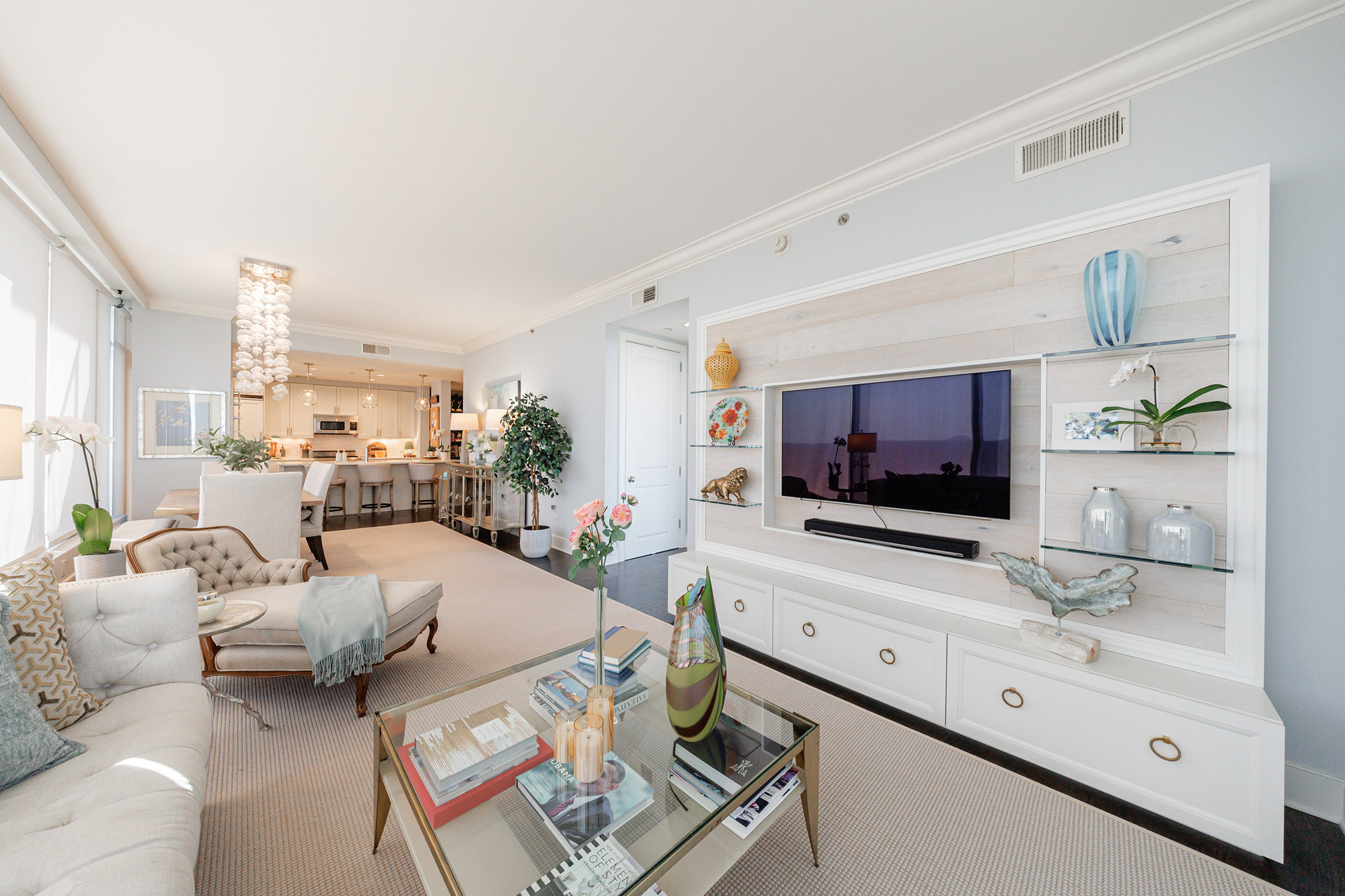  Exceptional One Bedroom Corner Residence with Sweeping Skyline Views - 物件實景