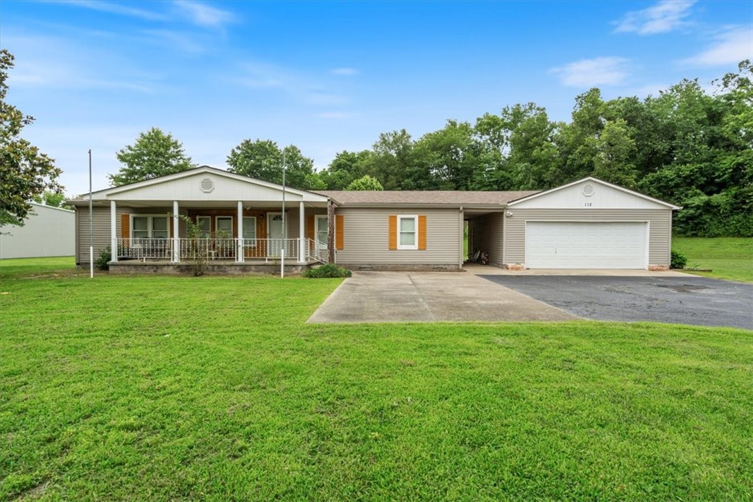Anderson, Missouri, 64831, United States, 3 Bedrooms Bedrooms, ,2 BathroomsBathrooms,Residential,For Sale,1866248