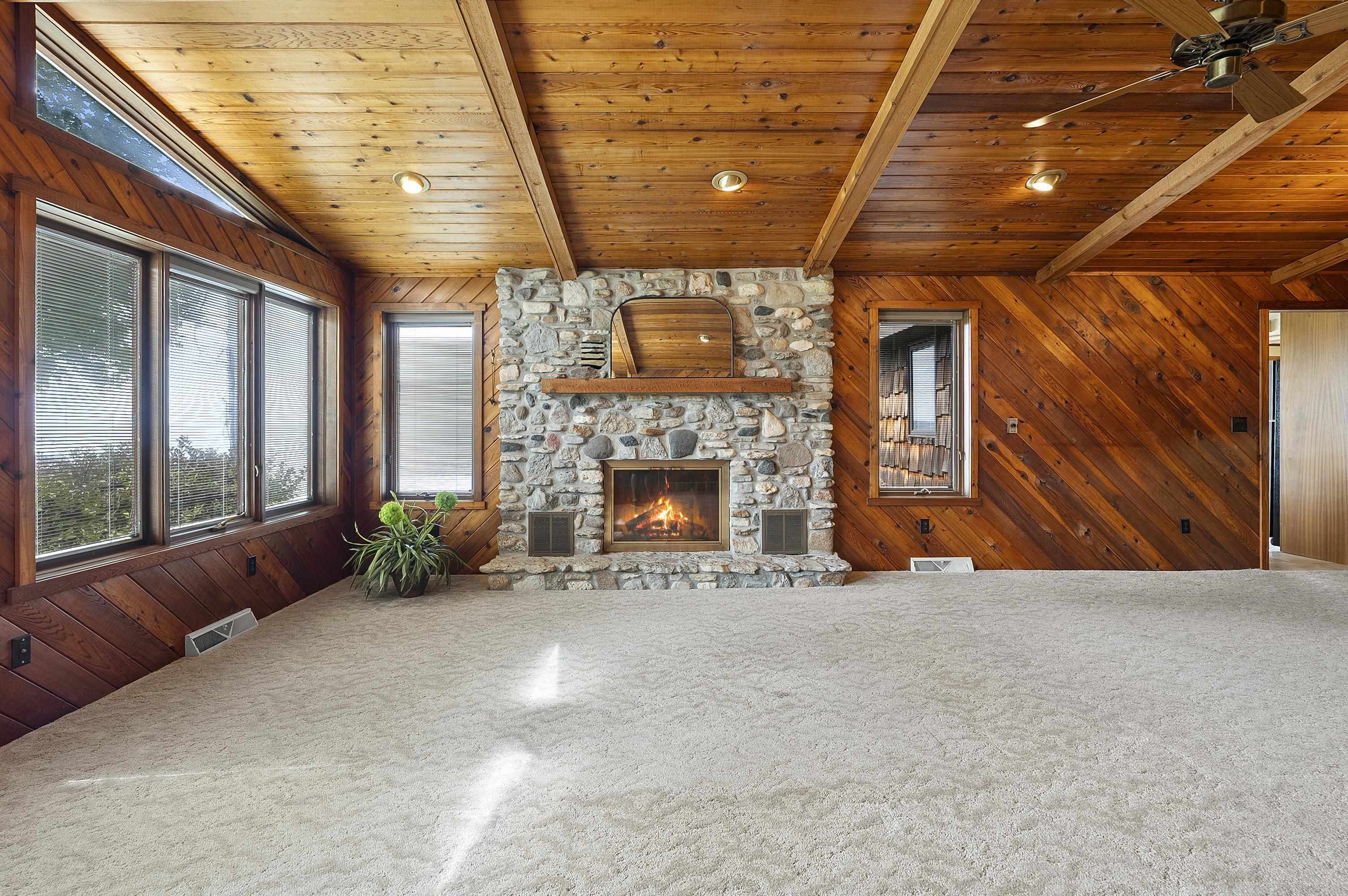 LUXEMBURG, Wisconsin, 54217, United States, 2 Bedrooms Bedrooms, ,2 BathroomsBathrooms,Residential,For Sale,1948944