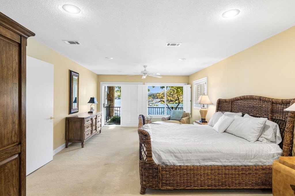 Hiawassee, Georgia, 30546, United States, 3 Bedrooms Bedrooms, ,4 BathroomsBathrooms,Residential,For Sale,1978454