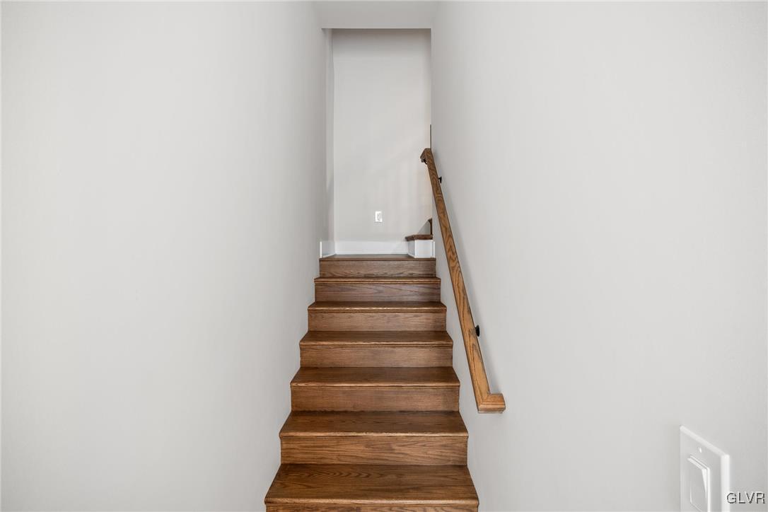Allentown City, Pennsylvania, 18109, United States, 5 Bedrooms Bedrooms, ,5 BathroomsBathrooms,Residential,For Sale,1759200