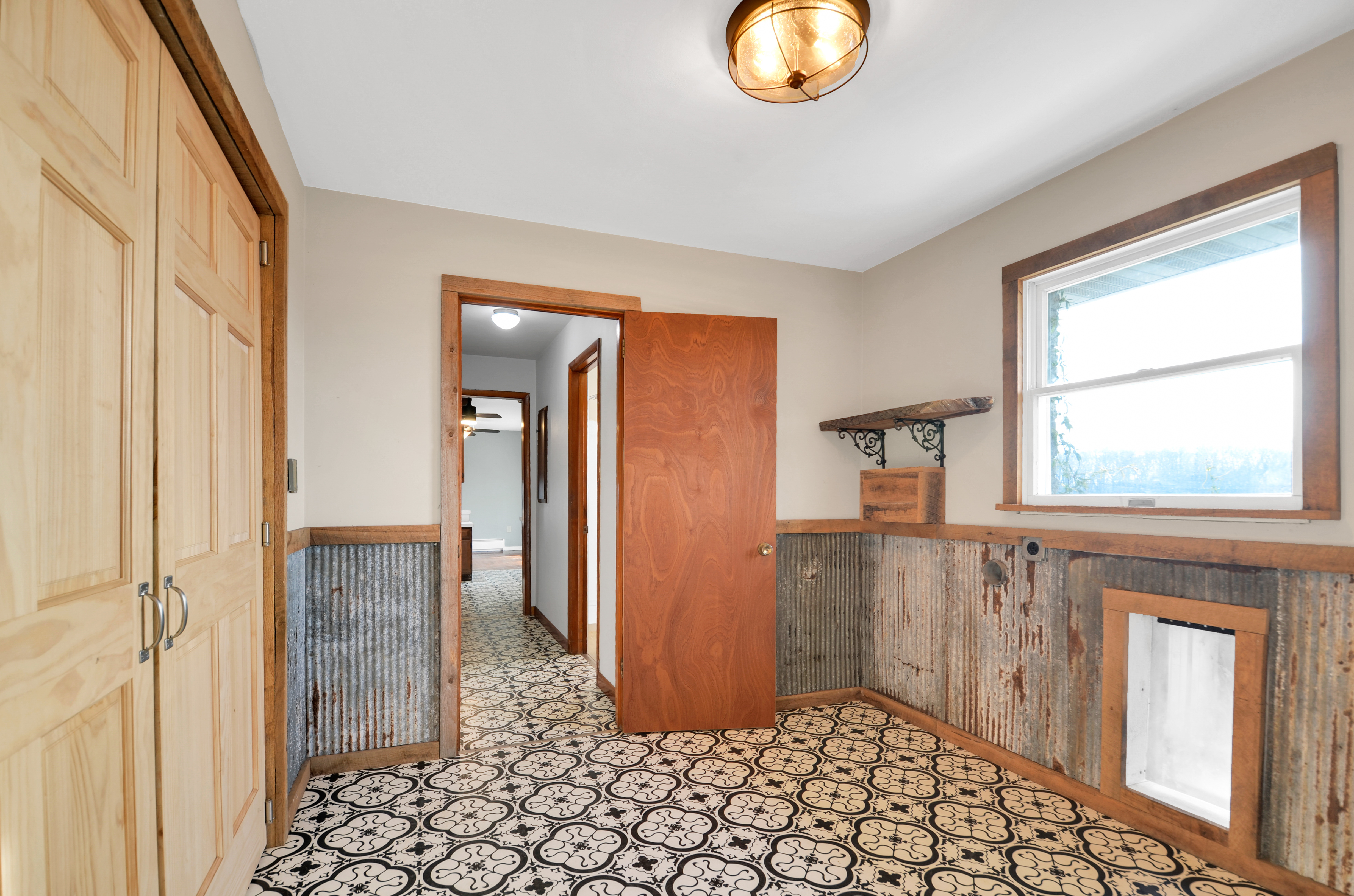 Reading, Pennsylvania, 19606, United States, 4 Bedrooms Bedrooms, ,3 BathroomsBathrooms,Residential,For Sale,1979384