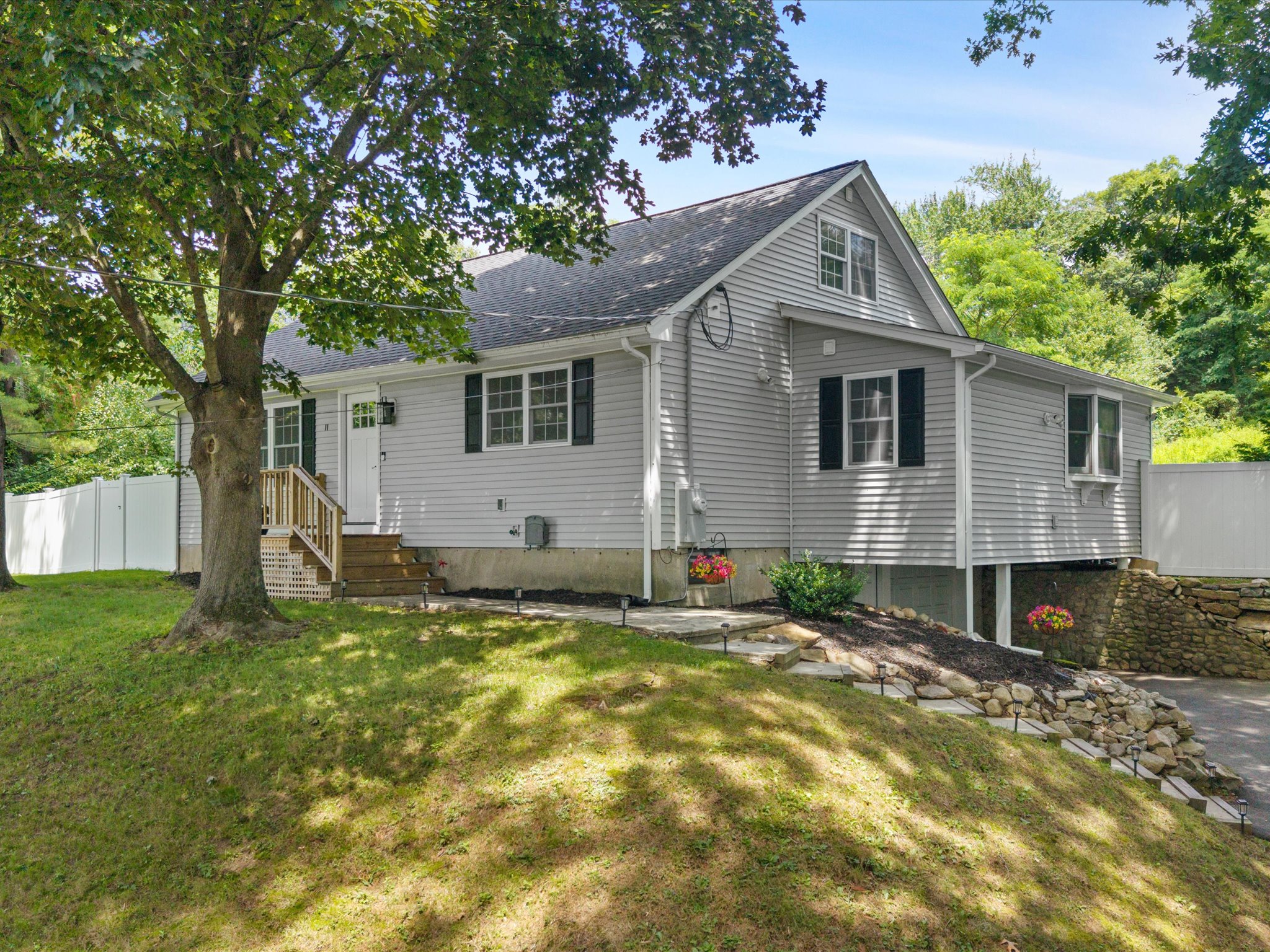  11 Mendon Road, Northbridge, MA 01534 - 物件實景