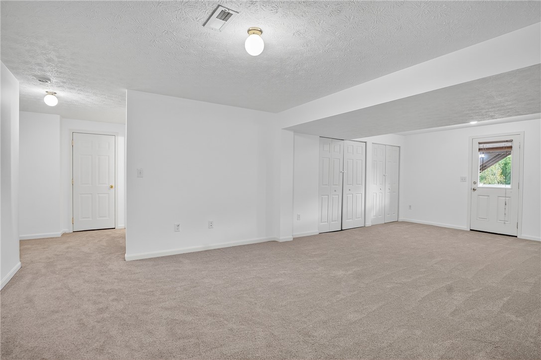 Richland, Pennsylvania, 15044, United States, 4 Bedrooms Bedrooms, ,4 BathroomsBathrooms,Residential,For Sale,1932266