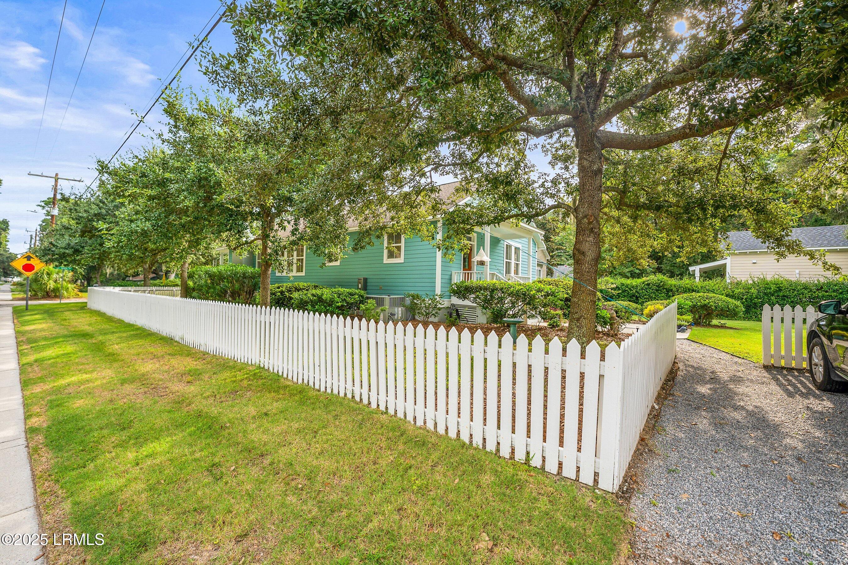 Beaufort, South Carolina, 29902, United States, 3 Bedrooms Bedrooms, ,2 BathroomsBathrooms,Residential,For Sale,1907069
