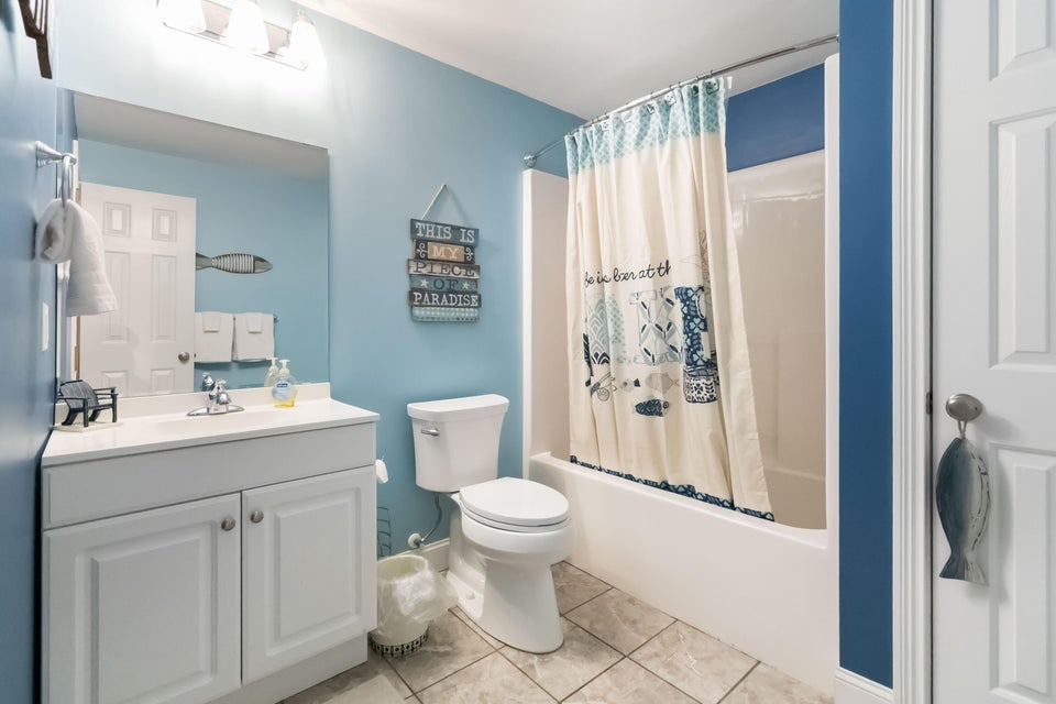 Burnside, Kentucky, 42519, United States, 5 Bedrooms Bedrooms, ,4 BathroomsBathrooms,Residential,For Sale,1978974