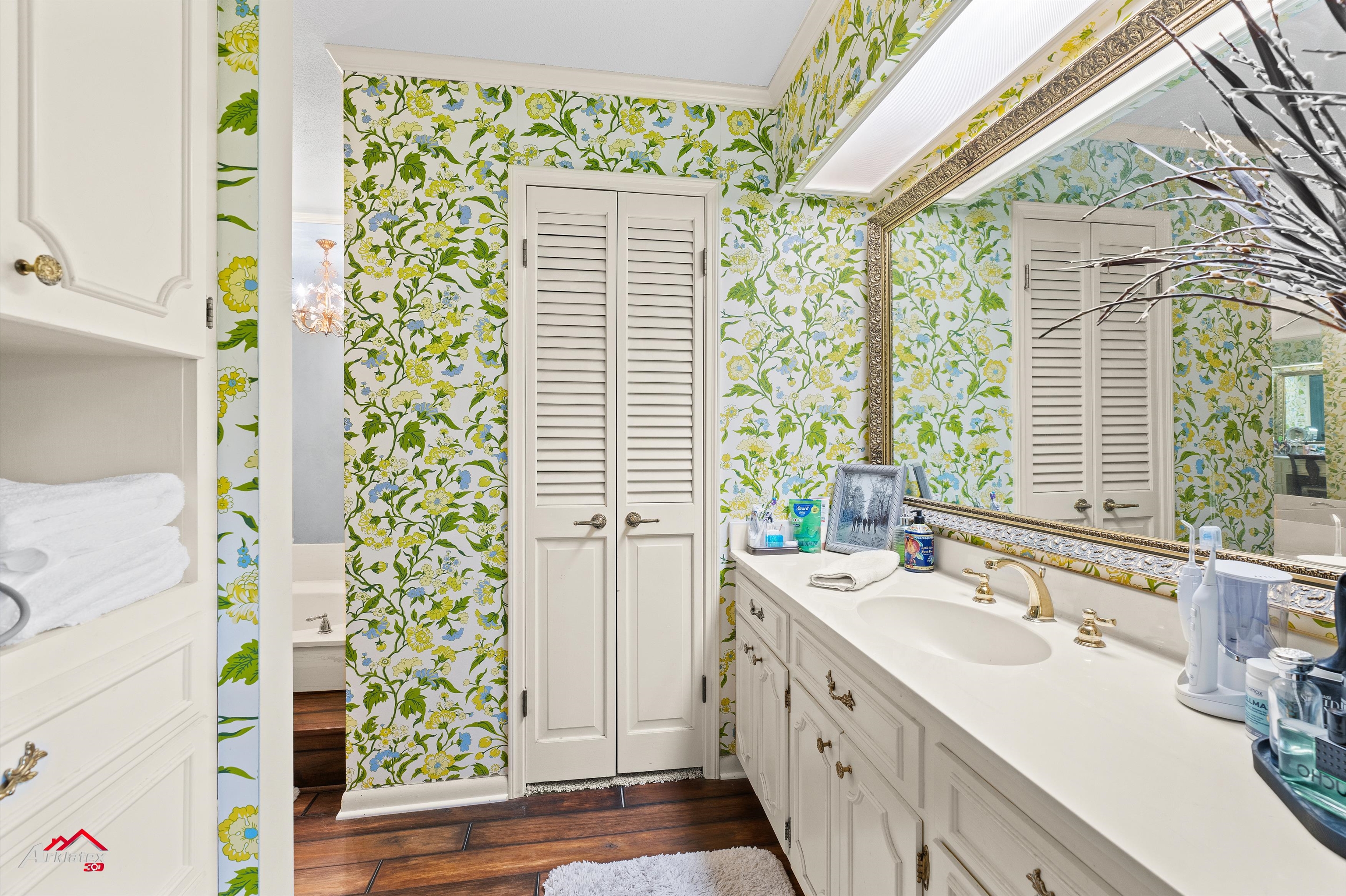 Henderson, Texas, 75654, United States, 3 Bedrooms Bedrooms, ,4 BathroomsBathrooms,Residential,For Sale,1975189