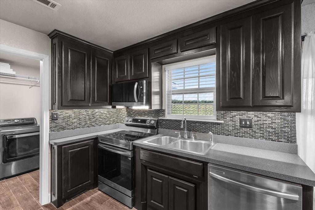 Poolville, Texas, 76487, United States, 4 Bedrooms Bedrooms, ,2 BathroomsBathrooms,Residential,For Sale,1974067