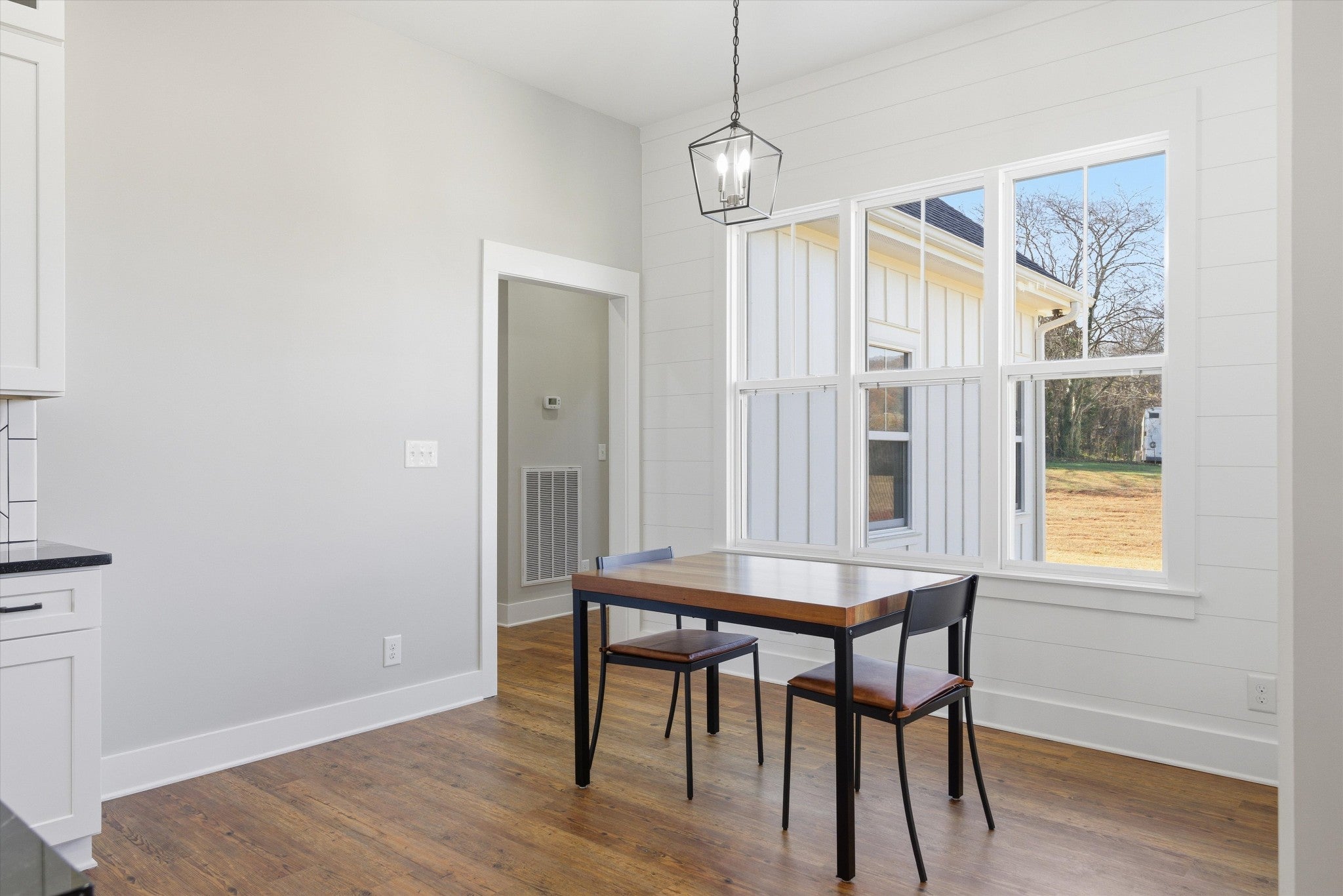 McMinnville, Tennessee, 37110, United States, 3 Bedrooms Bedrooms, ,2 BathroomsBathrooms,Residential,For Sale,2006562