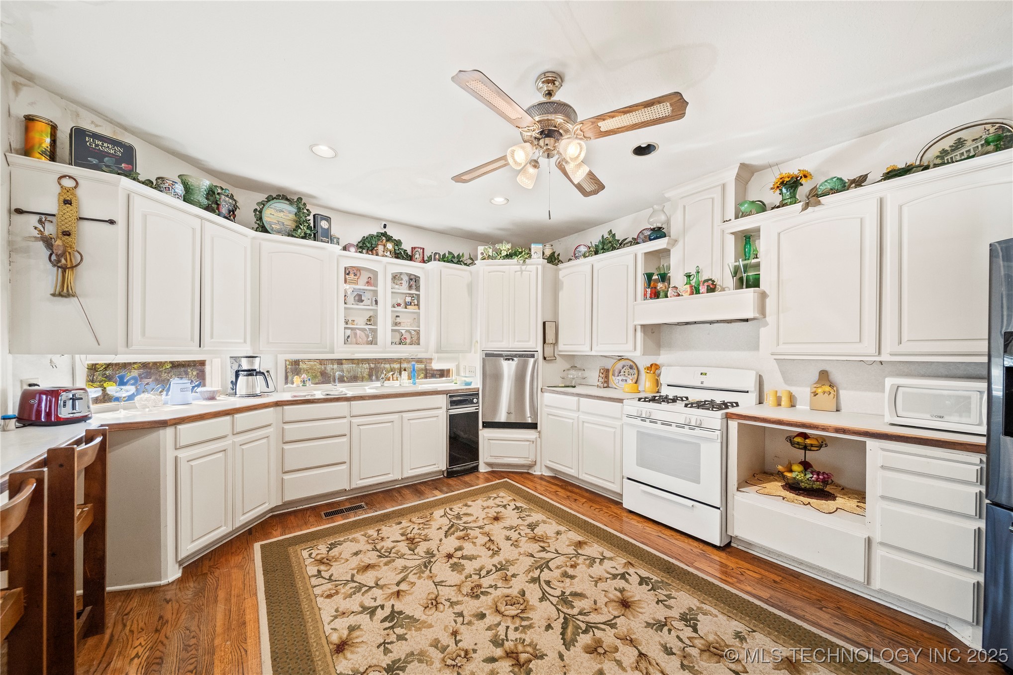 Broken Arrow, Oklahoma, 74014, United States, 3 Bedrooms Bedrooms, ,3 BathroomsBathrooms,Residential,For Sale,1846859