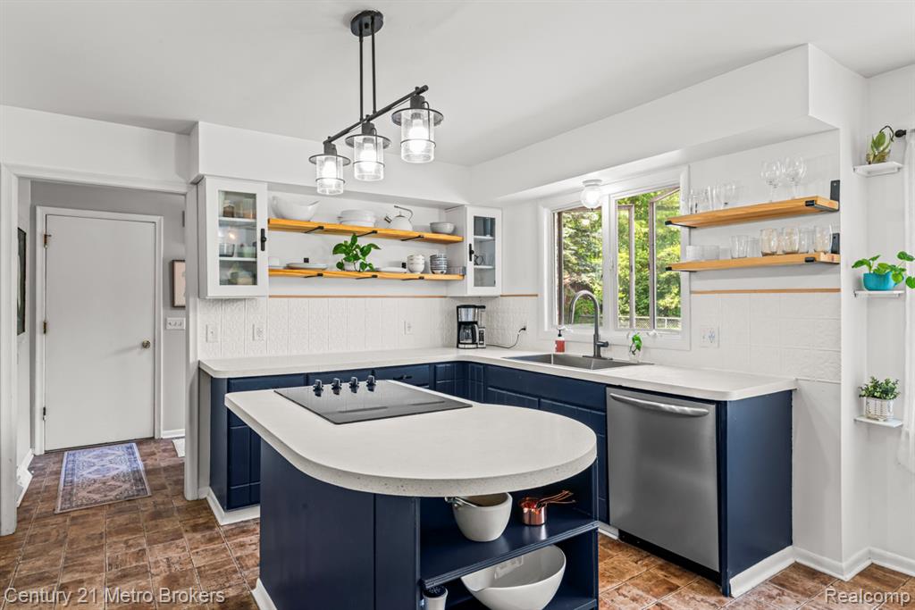 Lapeer, Michigan, 48446, United States, 4 Bedrooms Bedrooms, ,3 BathroomsBathrooms,Residential,For Sale,1982029