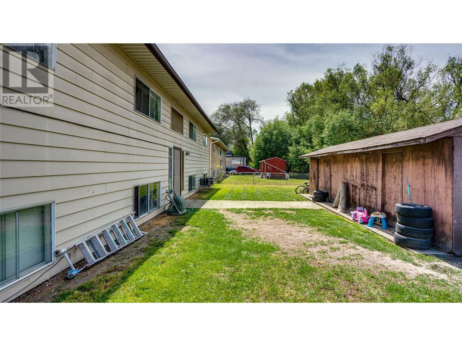 VERNON, British Columbia, V1T 7P8, CA, 8 Bedrooms Bedrooms, ,4 BathroomsBathrooms,Residential,For Sale,1837087