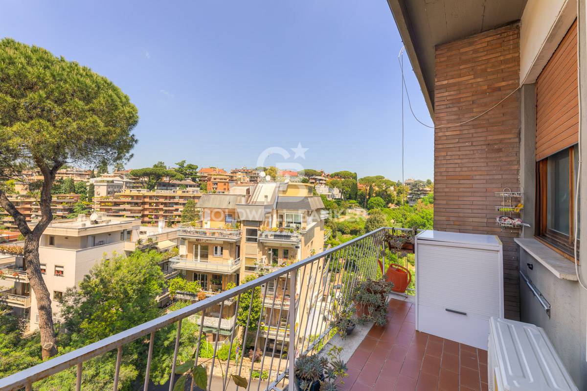 Roma, Roma, 00100, IT, 3 Bedrooms Bedrooms, ,2 BathroomsBathrooms,Residential,For Sale,1806018
