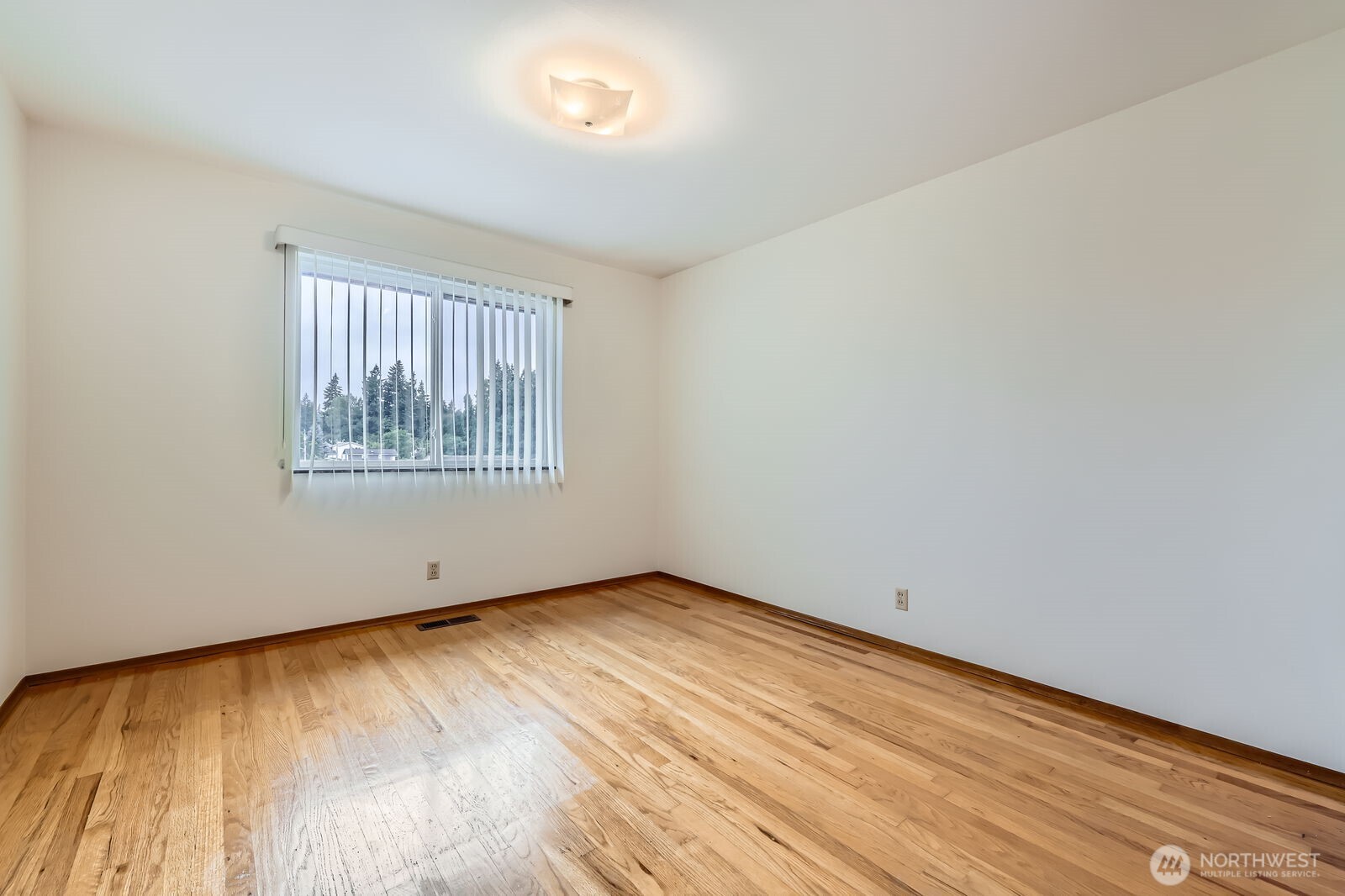 Seattle, Washington, 98125, United States, ,Residential,For Sale,1928074