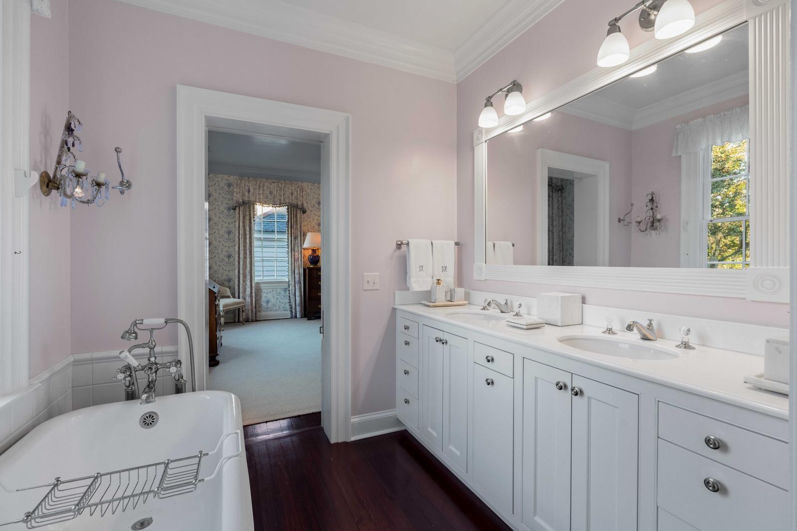 Yemassee, South Carolina, 29945, United States, 6 Bedrooms Bedrooms, ,7 BathroomsBathrooms,Residential,For Sale,1989284