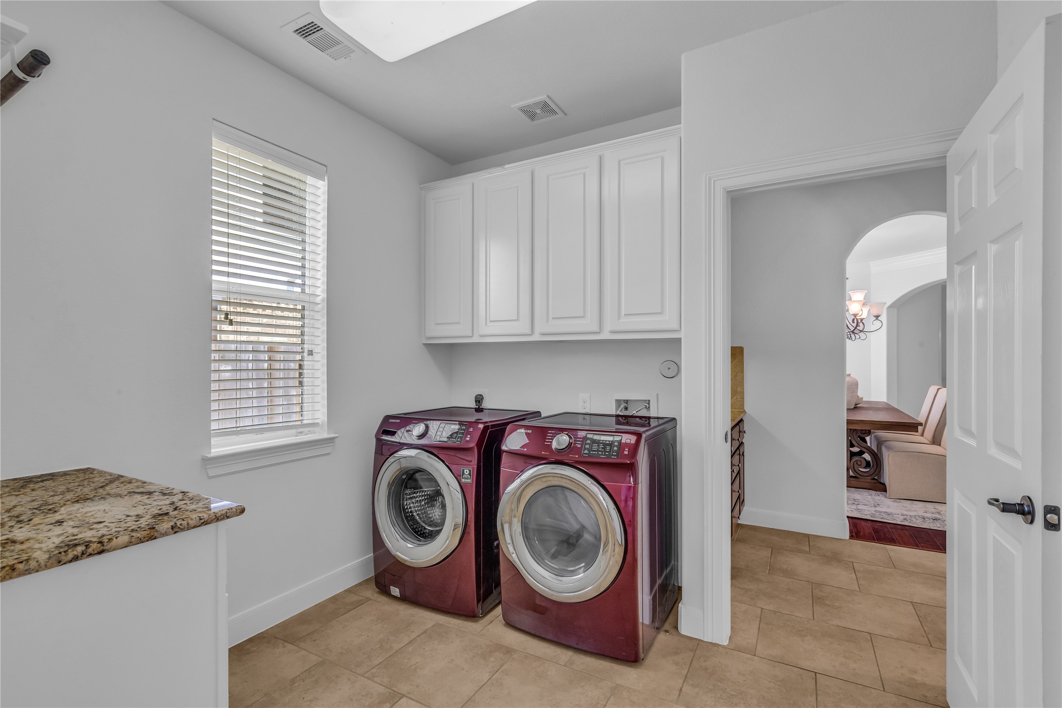 Houston, Texas, 77044, United States, 5 Bedrooms Bedrooms, ,4 BathroomsBathrooms,Residential,For Sale,1927228