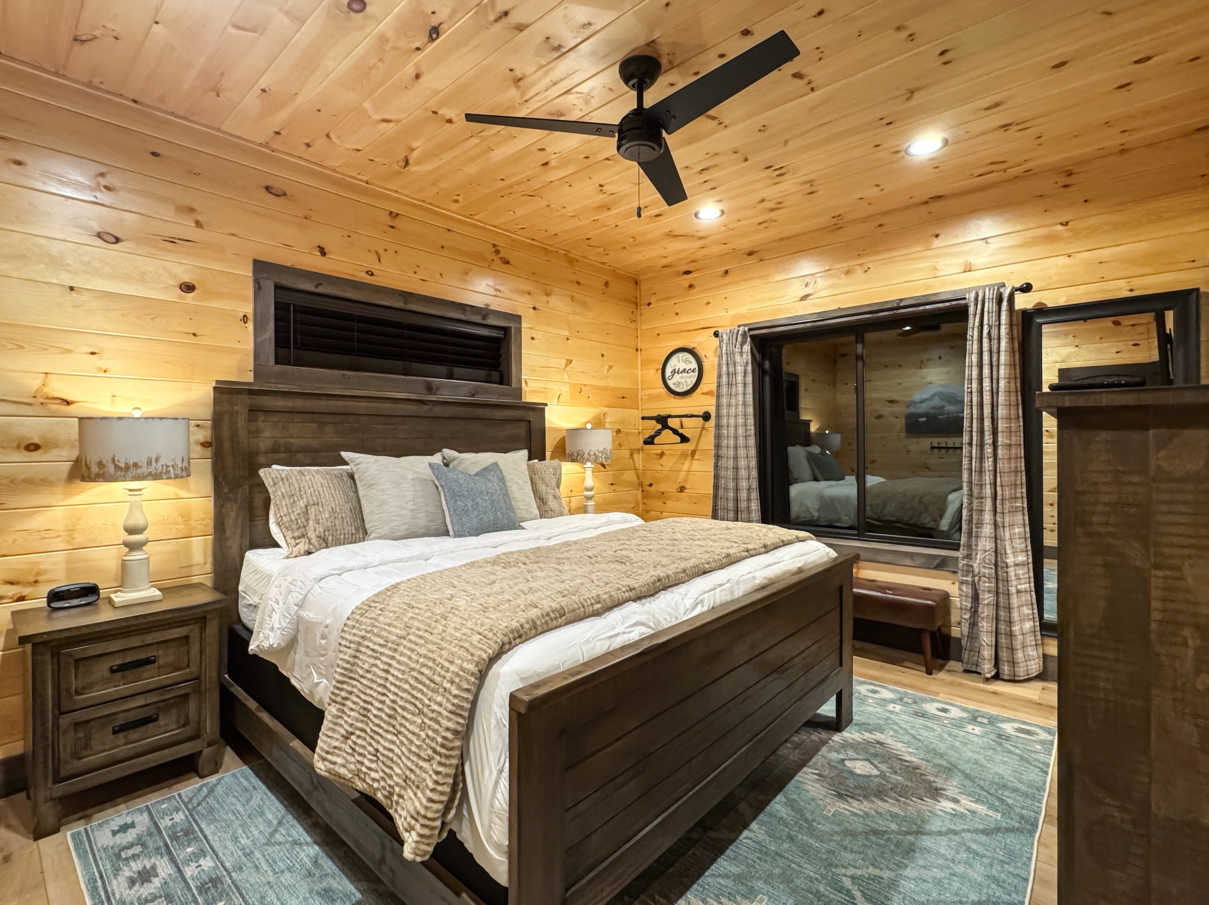 Sevierville, Tennessee, 37862, United States, 3 Bedrooms Bedrooms, ,3 BathroomsBathrooms,Residential,For Sale,1984599