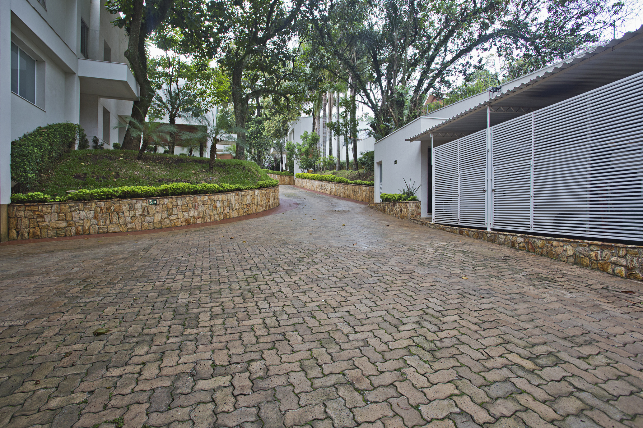  Home in a gated community surrounded by greenery - 物件實景