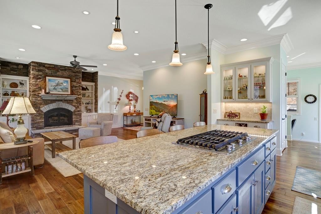 Hiawassee, Georgia, 30546, United States, 3 Bedrooms Bedrooms, ,5 BathroomsBathrooms,Residential,For Sale,1792070