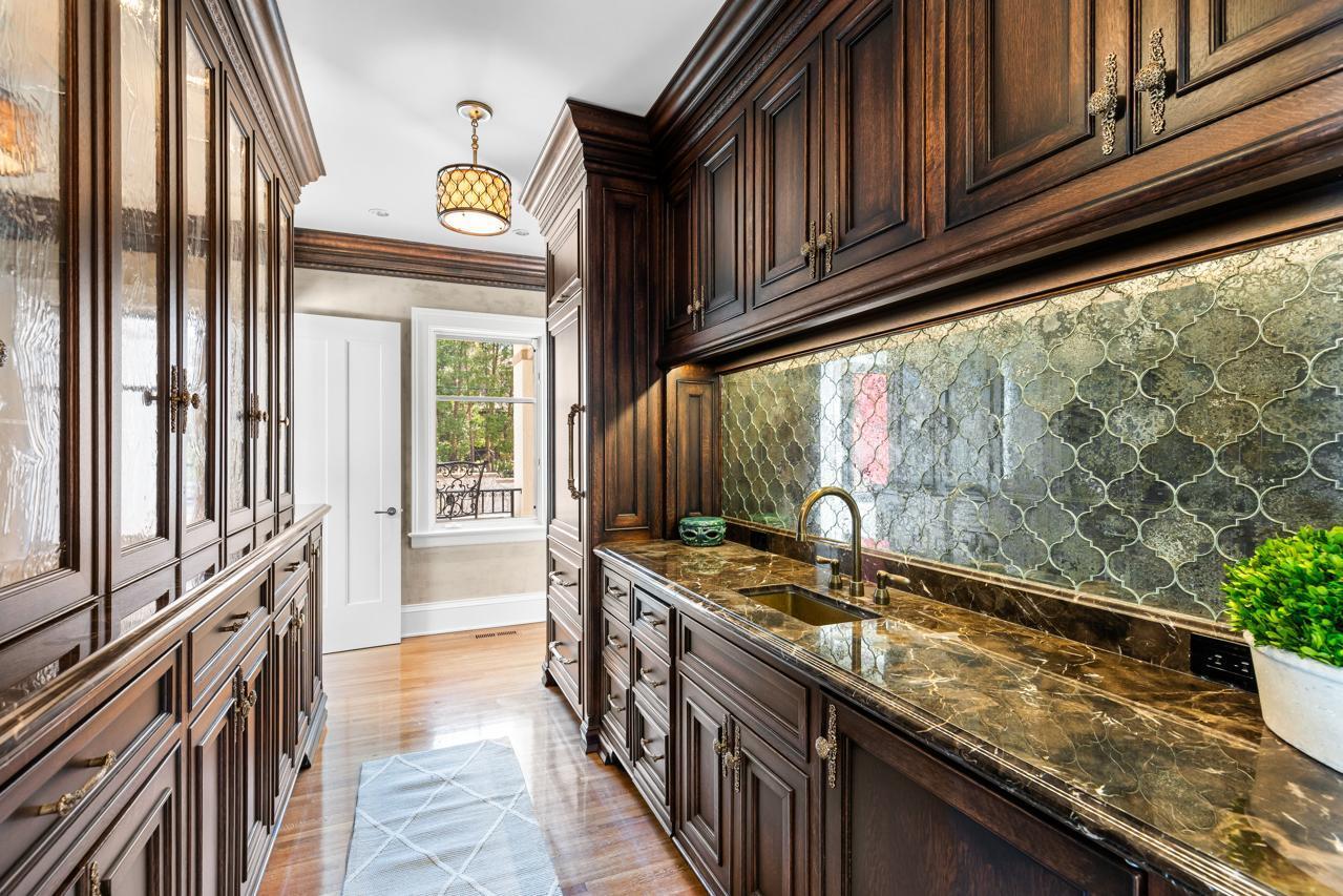 Minneapolis, Minnesota, 55405, United States, 4 Bedrooms Bedrooms, ,4 BathroomsBathrooms,Residential,For Sale,1821266