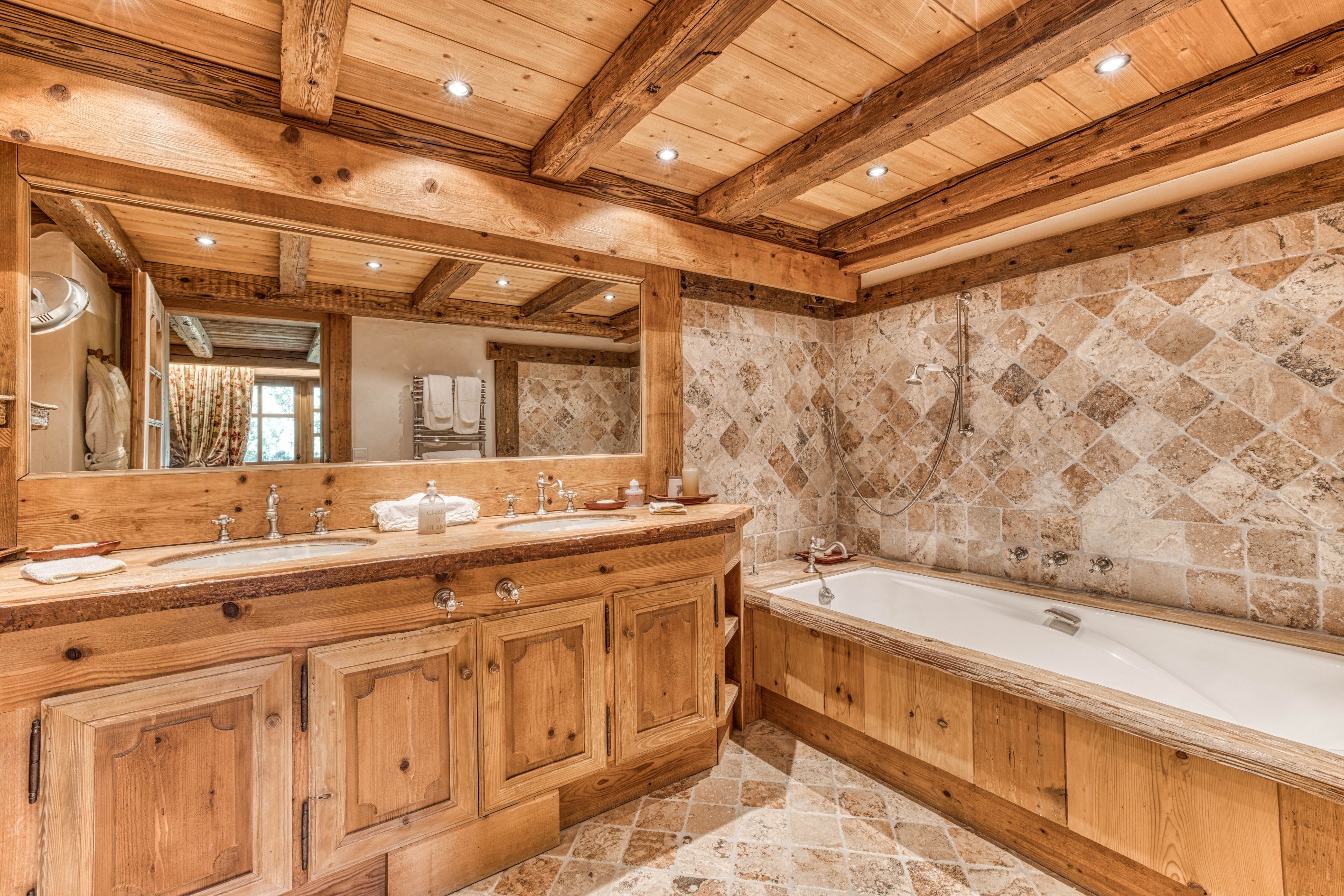  Domaine Épervier - Two connected chalets on a 20,000 m² plot - 物件實景