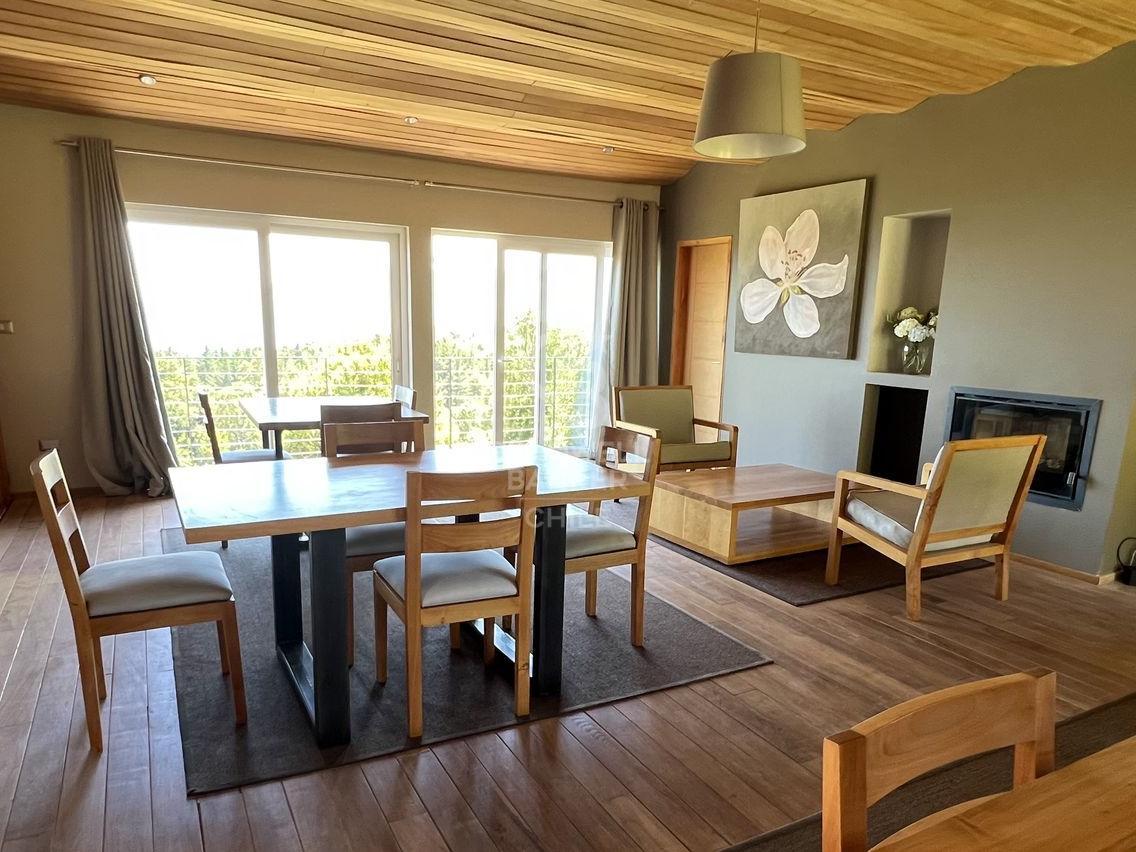 Pucón, Chile, 5 Bedrooms Bedrooms, ,5 BathroomsBathrooms,Residential,For Sale,1684687