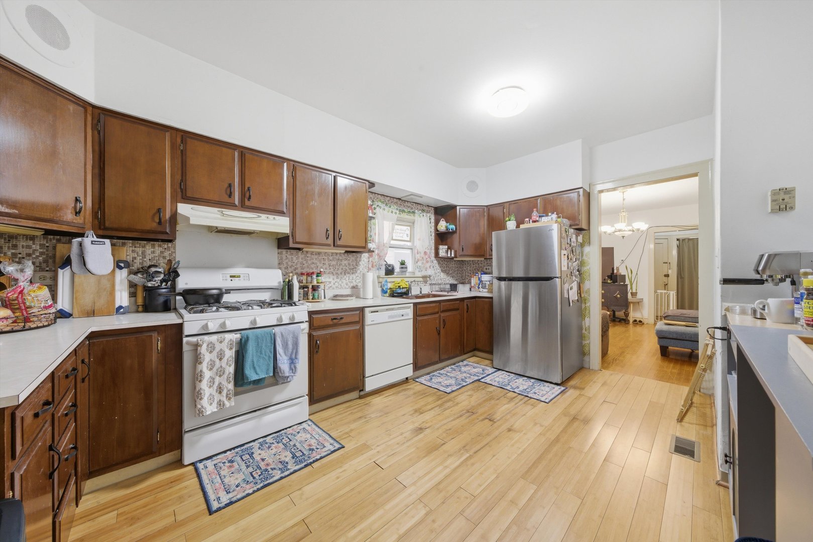 Chicago, Illinois, 60659, United States, 9 Bedrooms Bedrooms, ,Residential,For Sale,2040474
