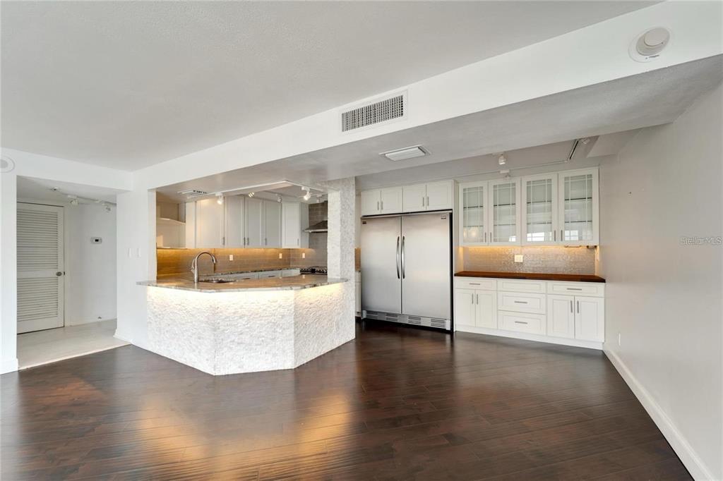 Tampa, Florida, 33629, United States, 2 Bedrooms Bedrooms, ,2 BathroomsBathrooms,Residential,For Sale,1993364