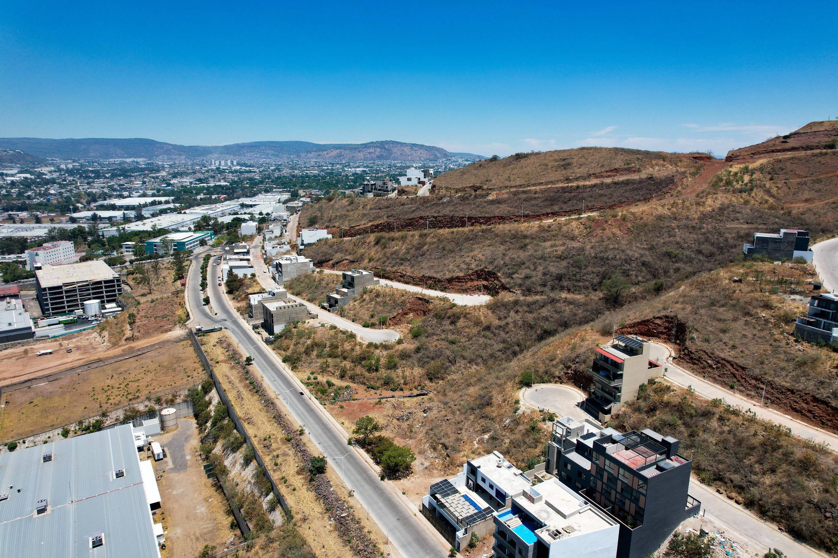  Terreno en Venta en Paisajes del Tesoro Excelente Ubicación - 物件實景