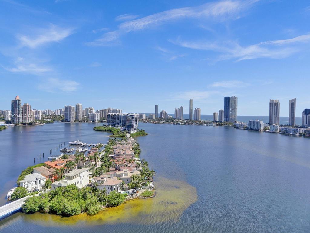 Aventura, Florida, 33160, United States, 2 Bedrooms Bedrooms, ,2 BathroomsBathrooms,Residential,For Sale,1989230