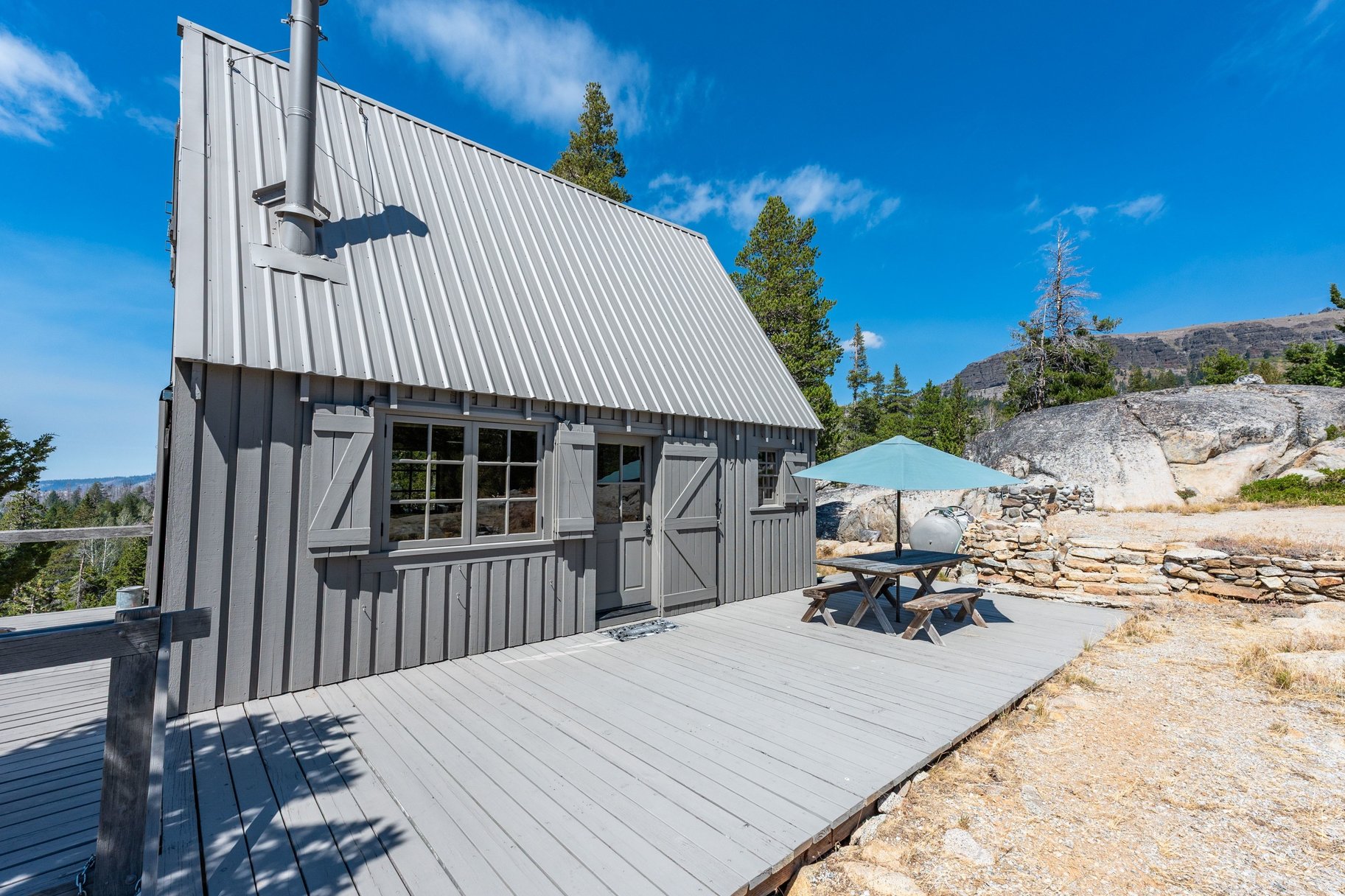  The Juniper Cabin: A Wild Invitation to See the World Differently - 物件實景