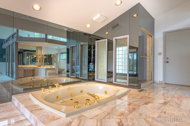 Joliet, Illinois, 60404, United States, 5 Bedrooms Bedrooms, ,6 BathroomsBathrooms,Residential,For Sale,1887940