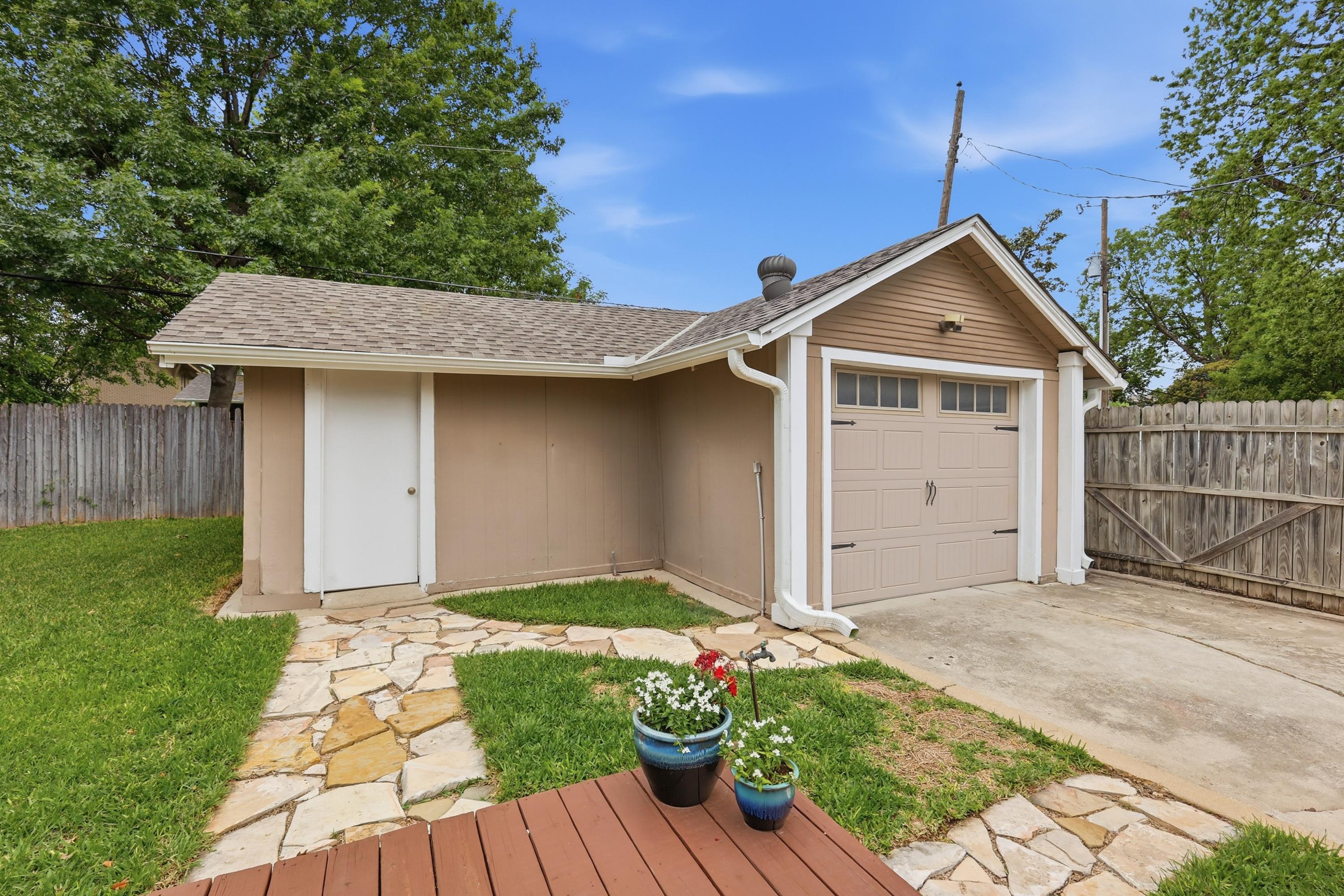  1300 Buck Avenue, Fort Worth, TX, 76110 - 物件實景