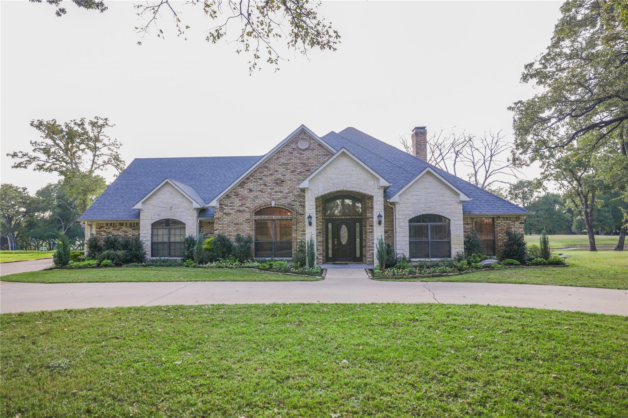 Terrell, Texas, 75161, United States, 3 Bedrooms Bedrooms, ,3 BathroomsBathrooms,Residential,For Sale,1977781