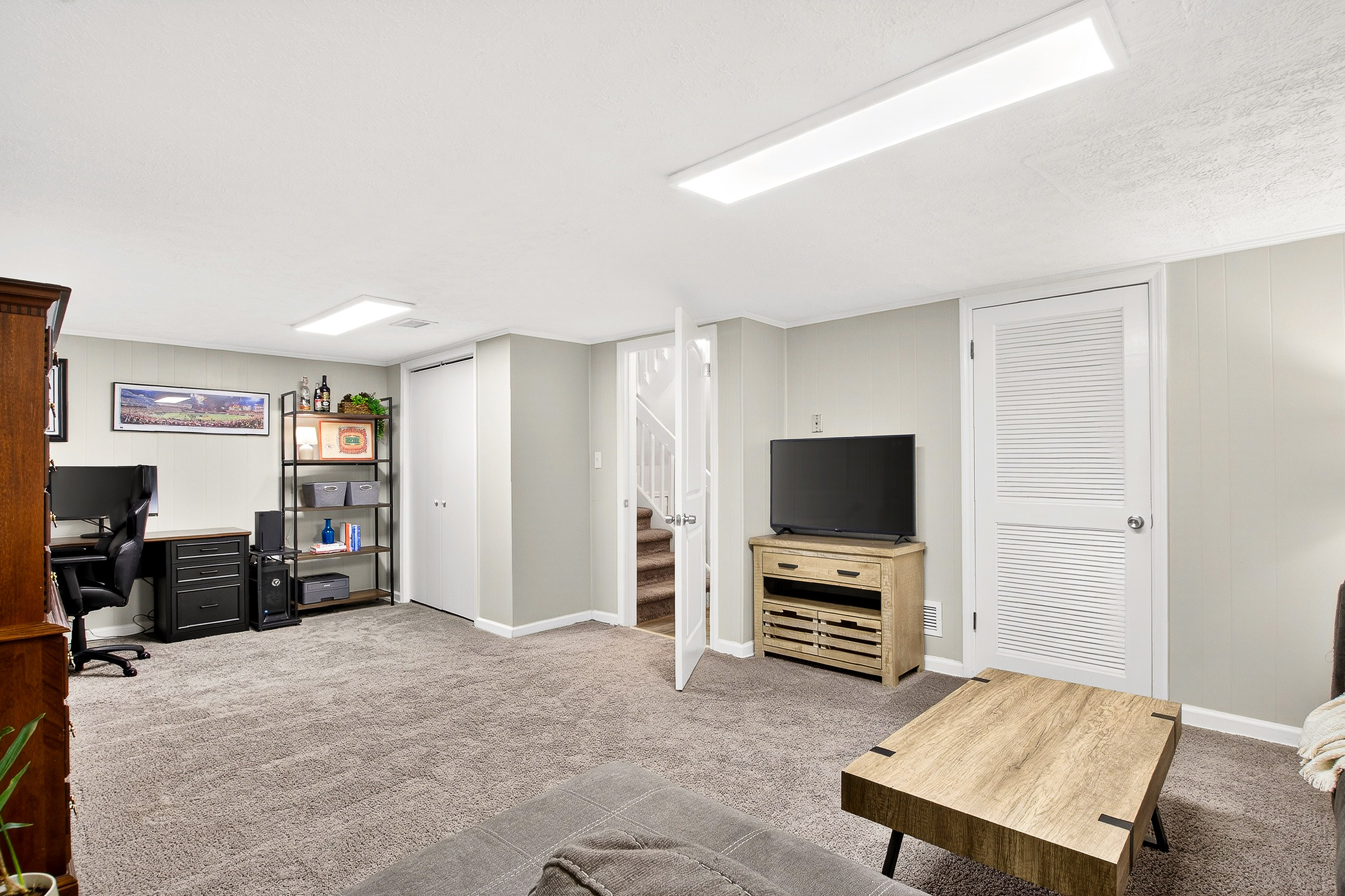  Spacious and Updated Townhome Offers Comfort, Charm and Convenience - 物件實景