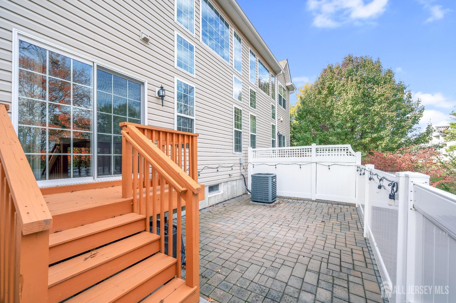 North Brunswick, New Jersey, 08902, United States, 3 Bedrooms Bedrooms, ,4 BathroomsBathrooms,Residential,For Sale,1987808