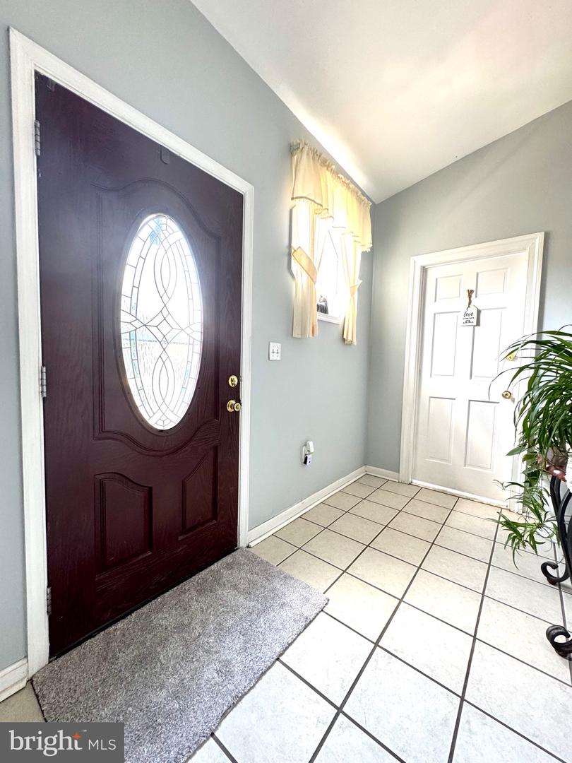 Dundalk, Maryland, 21222, United States, 3 Bedrooms Bedrooms, ,4 BathroomsBathrooms,Residential,For Sale,1906595