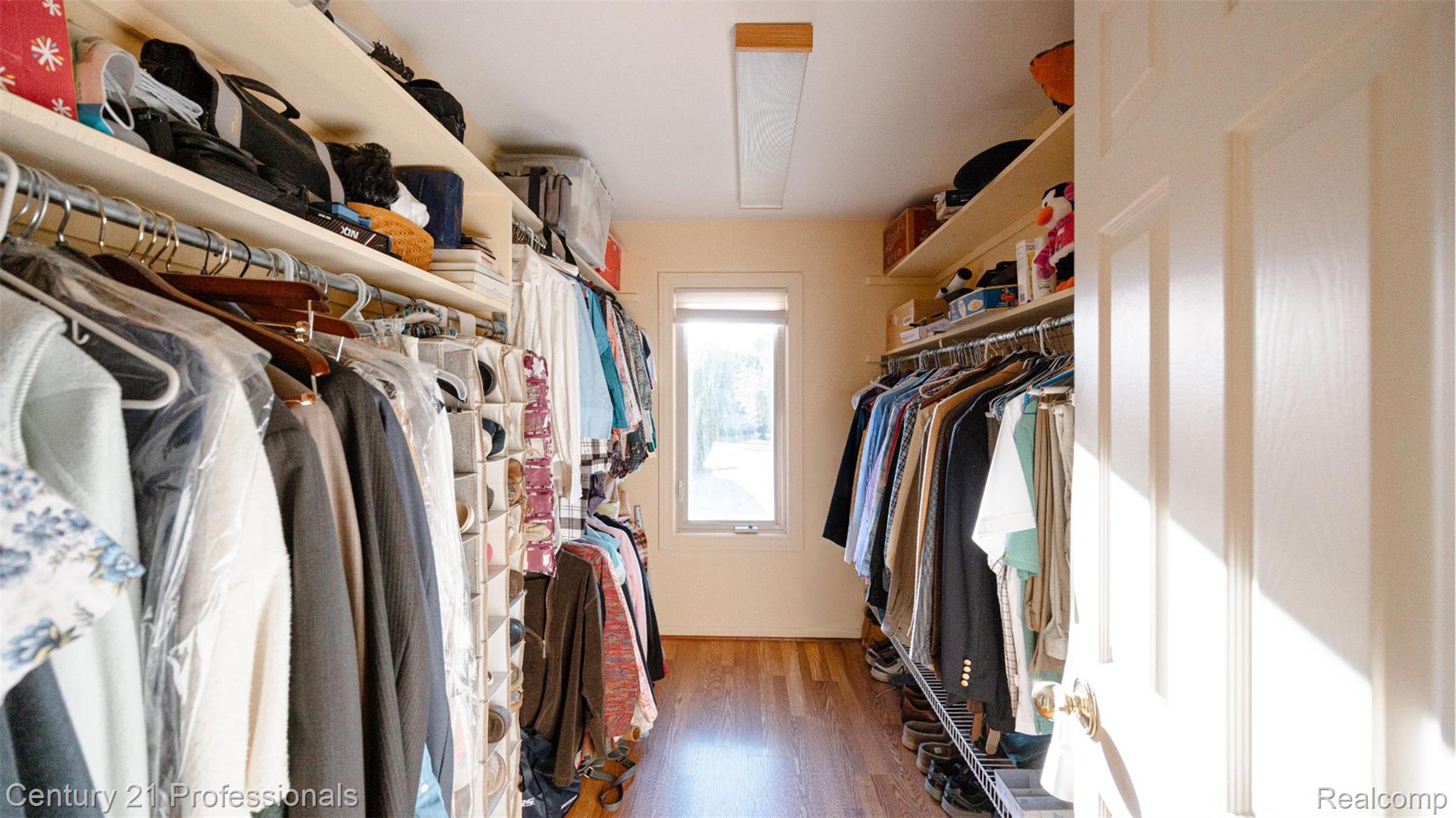 RochesterHills, Michigan, 48309, United States, 4 Bedrooms Bedrooms, ,4 BathroomsBathrooms,Residential,For Sale,1980404