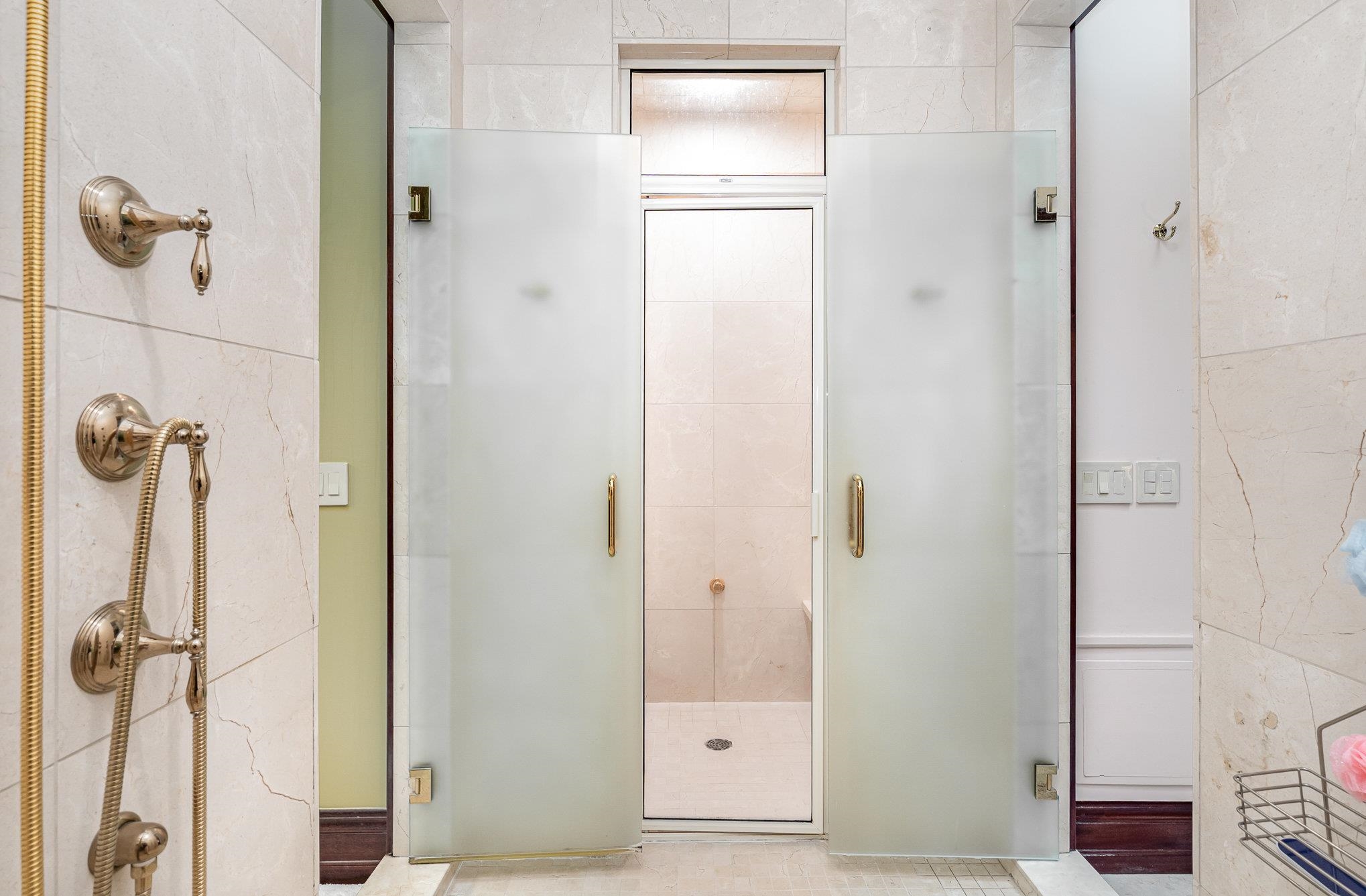 Bay City, Michigan, 48707, United States, 4 Bedrooms Bedrooms, ,5 BathroomsBathrooms,Residential,For Sale,2005481